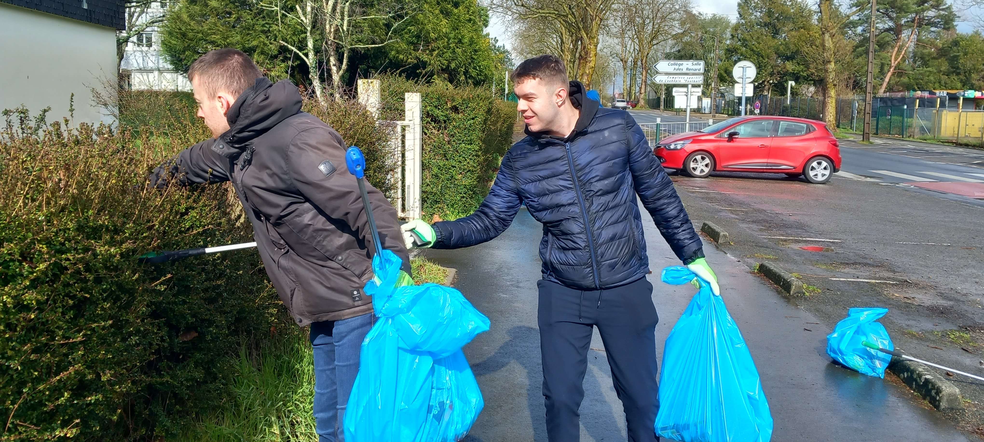 Etudiants ramassant des déchets, Green Walk, Marche verte, I Walk Green